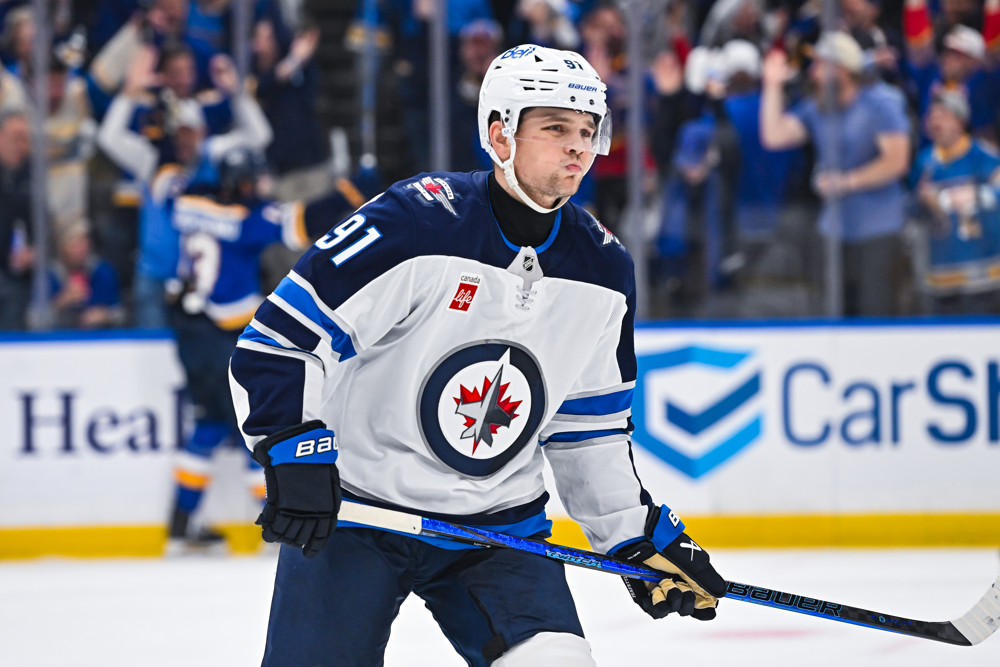 Cole Perfetti’s remarkable rise: From OHL phenom to Winnipeg Jets’ two-way catalyst 30 Winnipeg Jets center Cole Perfetti (91) skates off ice