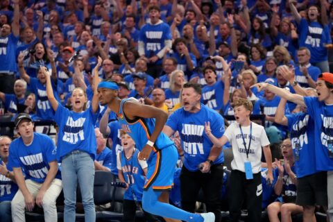 Thunder guard Shai Gilgeous-Alexander (2) runs back after making a three.